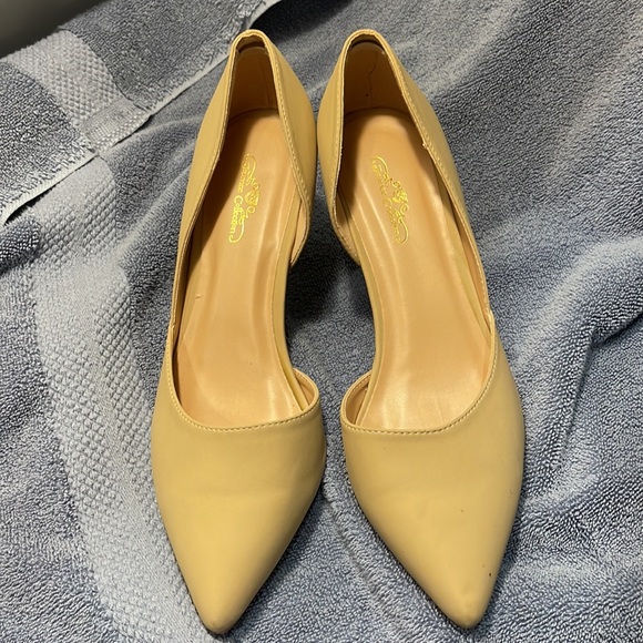 Journey Collection Heels Nude Size 8 1/2 - Picture 5 of 6